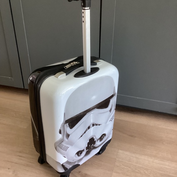 NEW Star Wars Storm Trooper Hard Sided BLACK AND WHITE Wheeled Luggage 18” kids - Picture 8 of 16